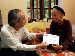 ประกาศกฤษฎีกาเกี่ยวกับการให้สิทธิ์พิเศษต่อผู้ที่บำเพ็ญประโยชน์ต่อชาติบ้านเมือง